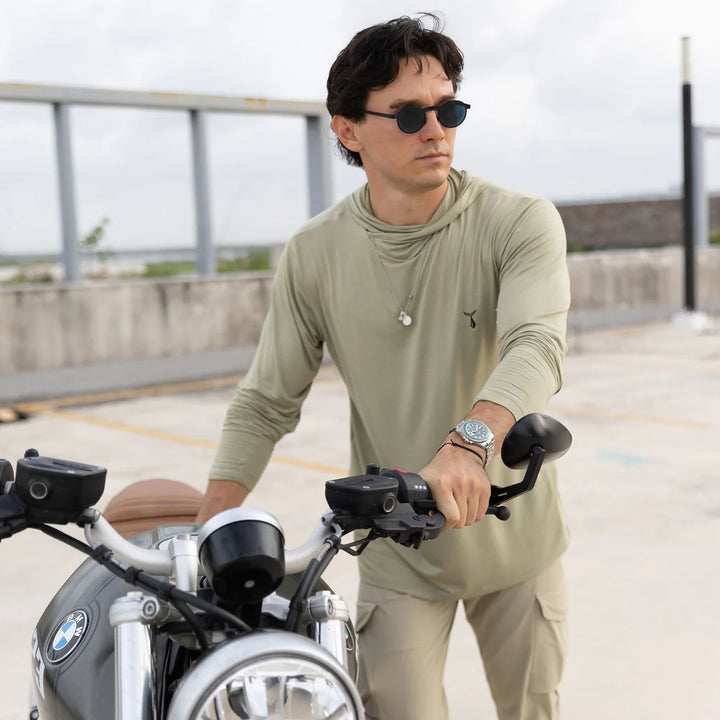 RUTA 78™ Explorer | La camiseta con capucha diseñada para acompañarte en cada aventura.